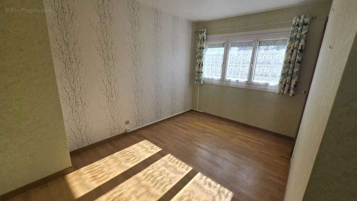 Chambre lumineuse.