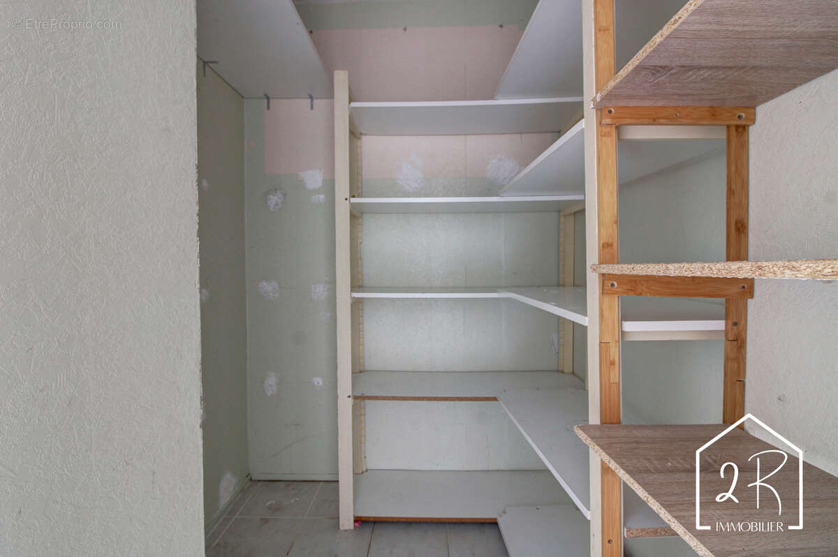 Appartement à MEYZIEU