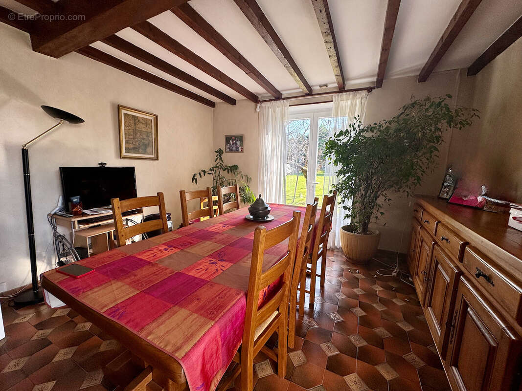 Maison à PUJOLS