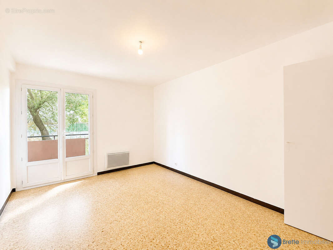 Appartement à LA CRAU