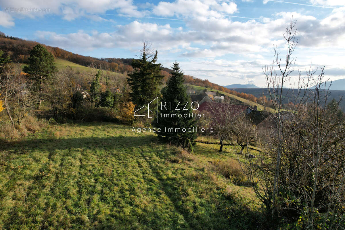 Terrain constructible de 1 053 m2 avec vue dominante   Valserhône (secteur Lancrans) - photo 2
