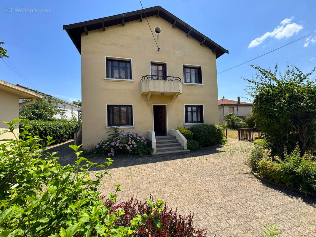 Maison à LE PEAGE-DE-ROUSSILLON