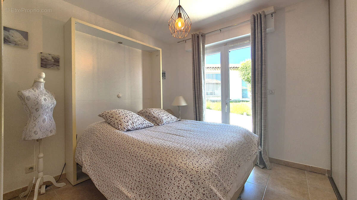 Villa de plain-pied au calme absolu avec piscine, studio indépendant et vaste terrain arboré - photo 11