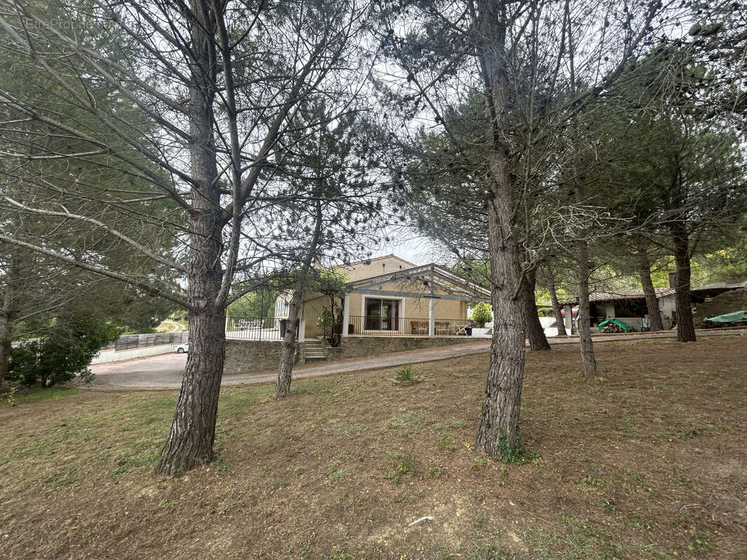 Magrie - Villa de plain-pied sur terrain arboré de 4709m2- Piscine et dépendances - photo 18