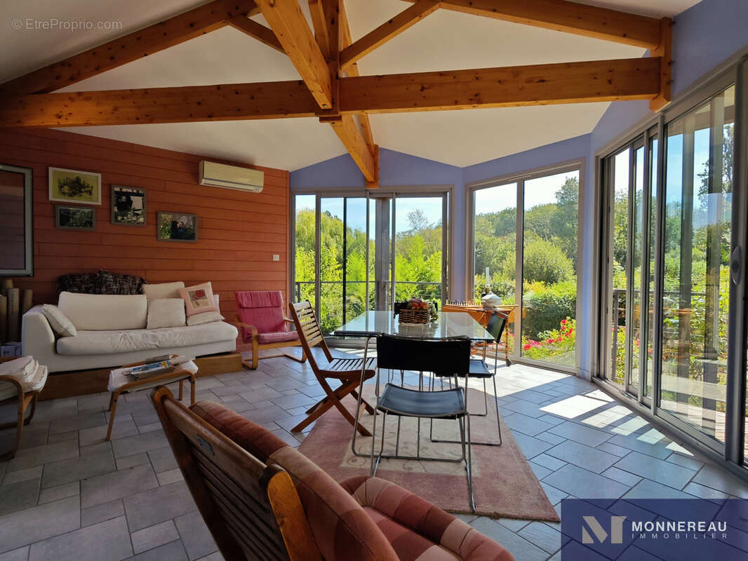 Propriete avec etang et 1 hectare de terrain - photo 5