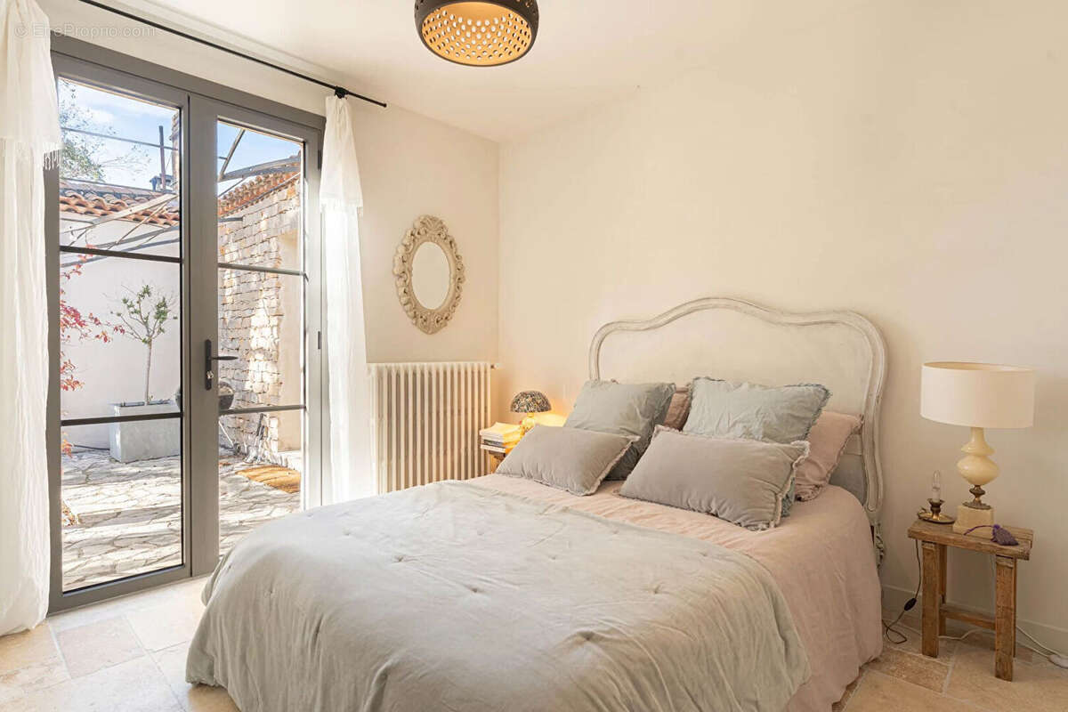 Maison à VAUVENARGUES