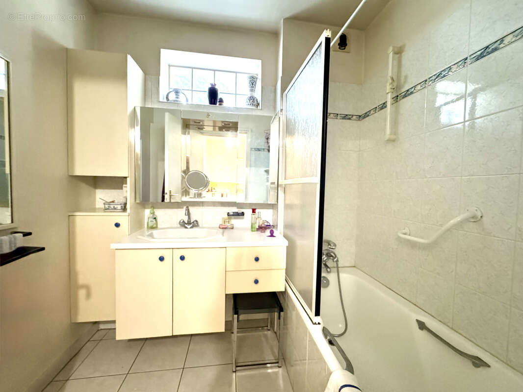 Appartement à LE PERREUX-SUR-MARNE