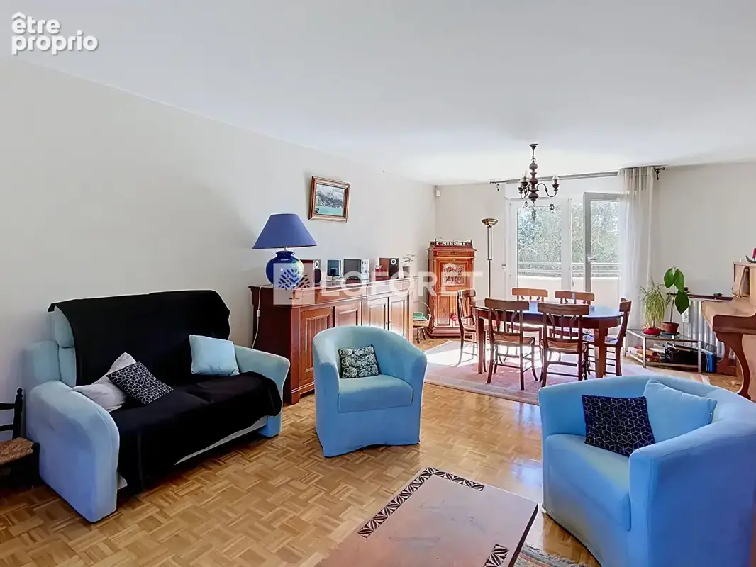 Appartement à NEUVILLE-SUR-SAONE