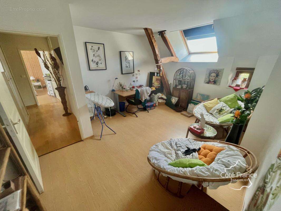 Maison à AILLANT-SUR-THOLON