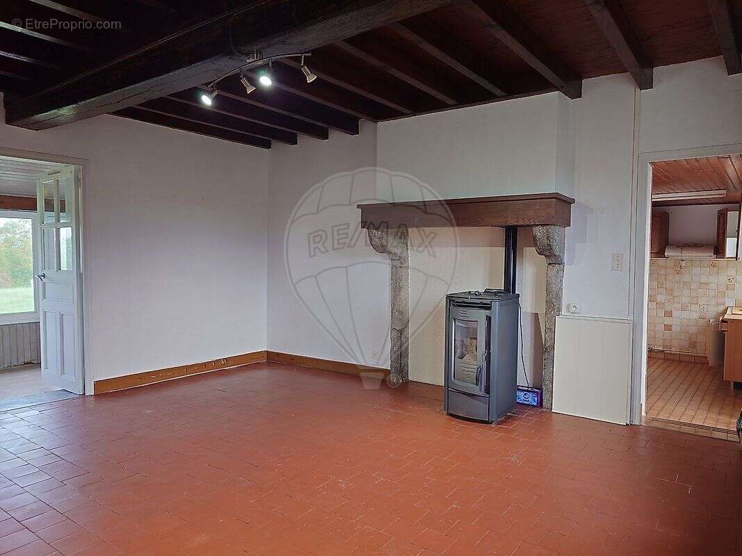 Maison à SAVIGNY-POIL-FOL