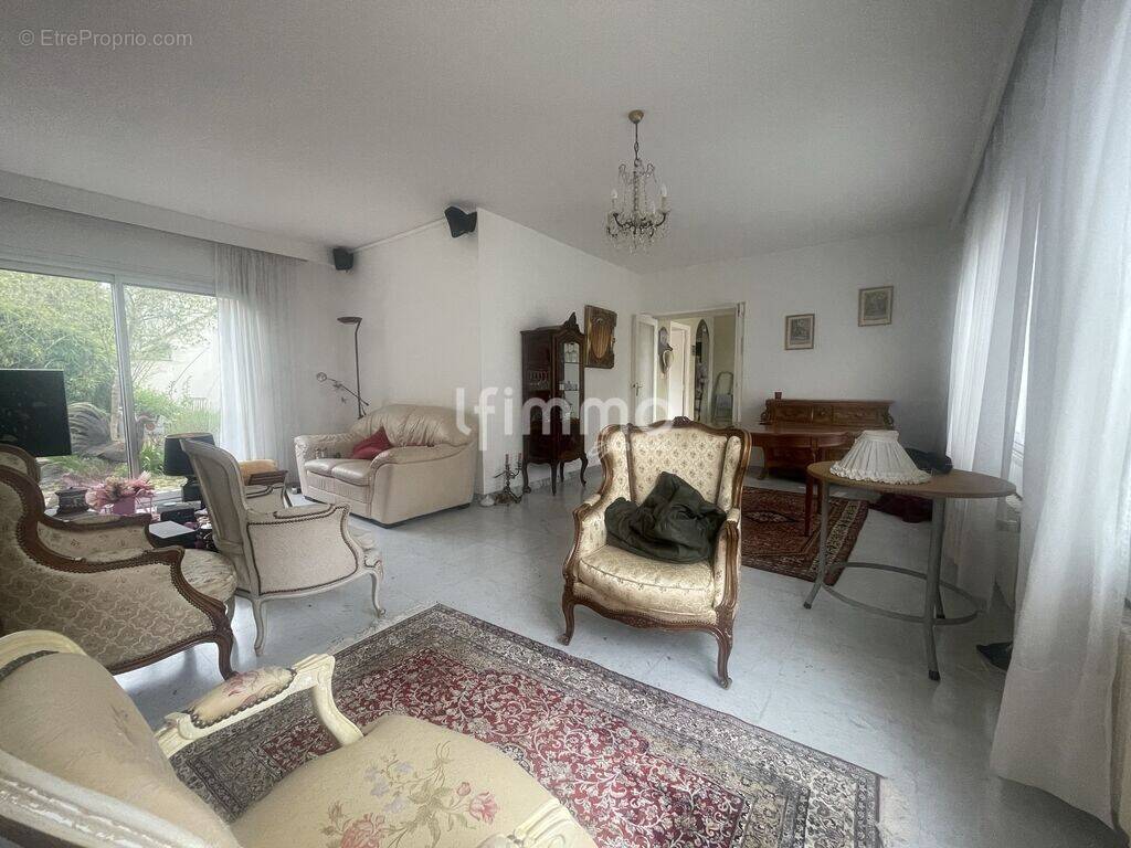 Maison à BEAUNE-LA-ROLANDE