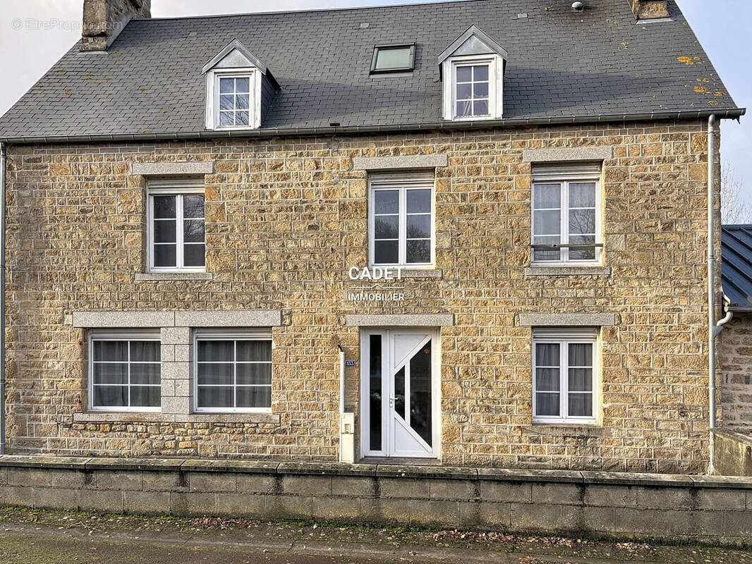 Maison à LA HAYE-PESNEL