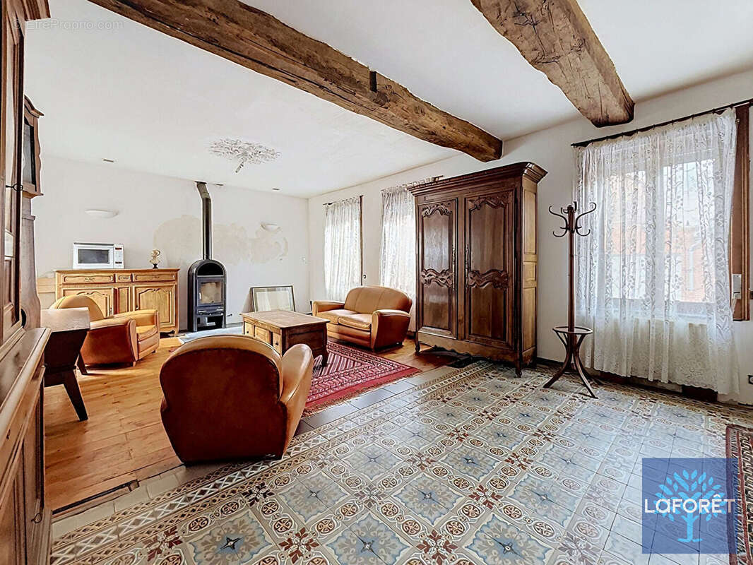 Magnifique maison avec stationnements et dépendances à Haspres - photo 6
