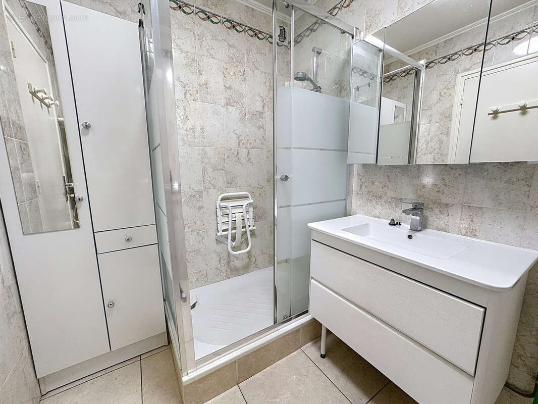 Appartement à SAINT-GENIS-LAVAL