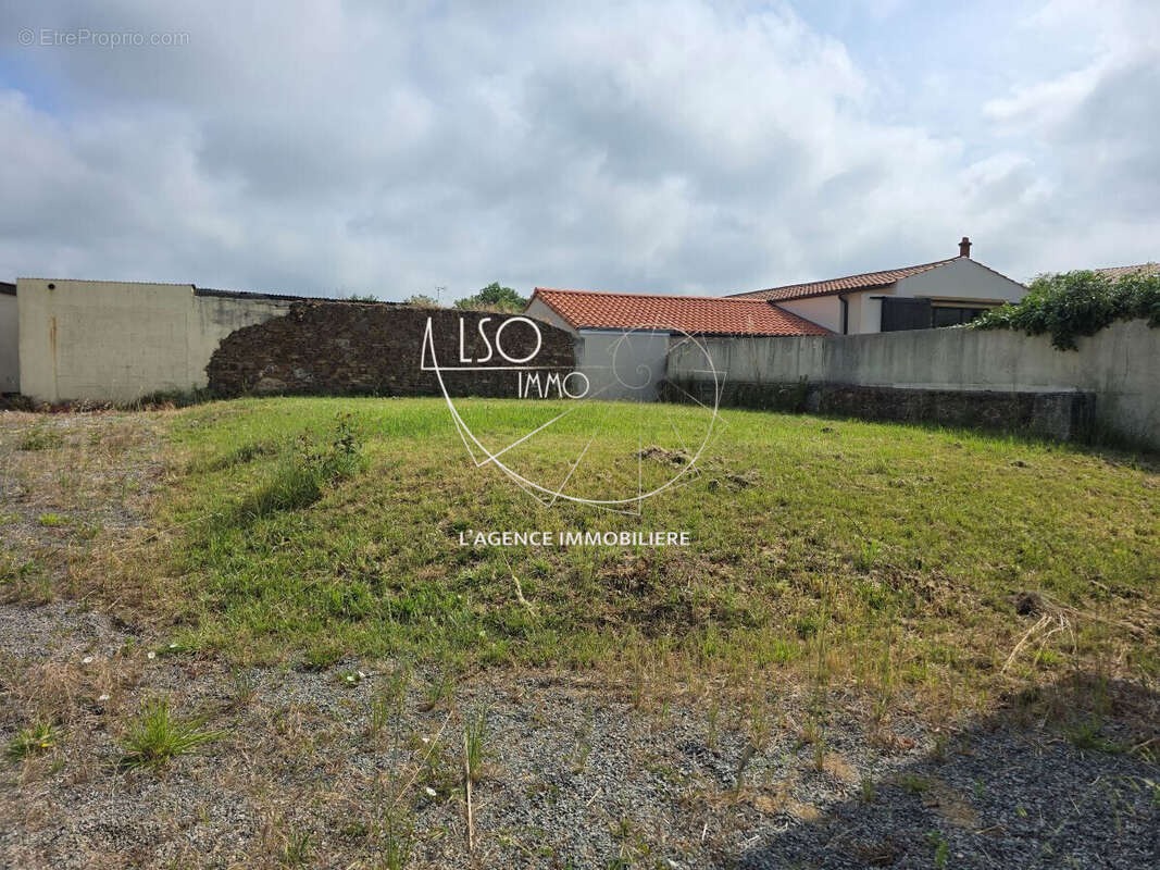 Terrain à LES SABLES-D&#039;OLONNE