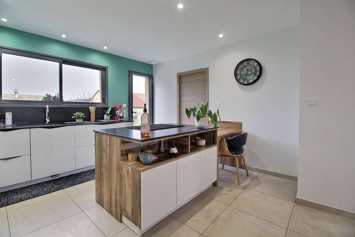 Maison à SAINT-GENGOUX-LE-NATIONAL