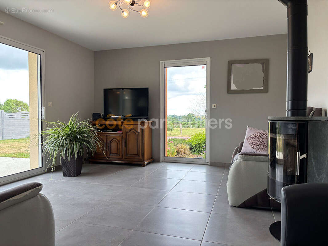 Maison de plain pied 3 chambres - COURCY - photo 8