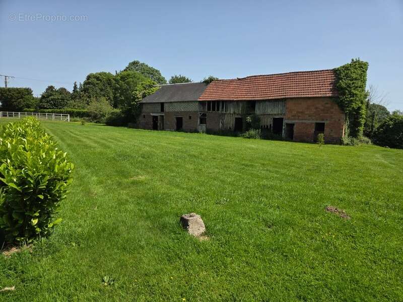 Terrain de 1750 M2 constructible à Duranville avec un grand bâtiment à rénover - photo 4
