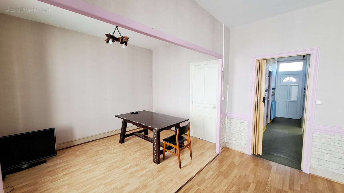 A vendre à Vichy Maison 3 pièces avec sous-sol. - photo 12