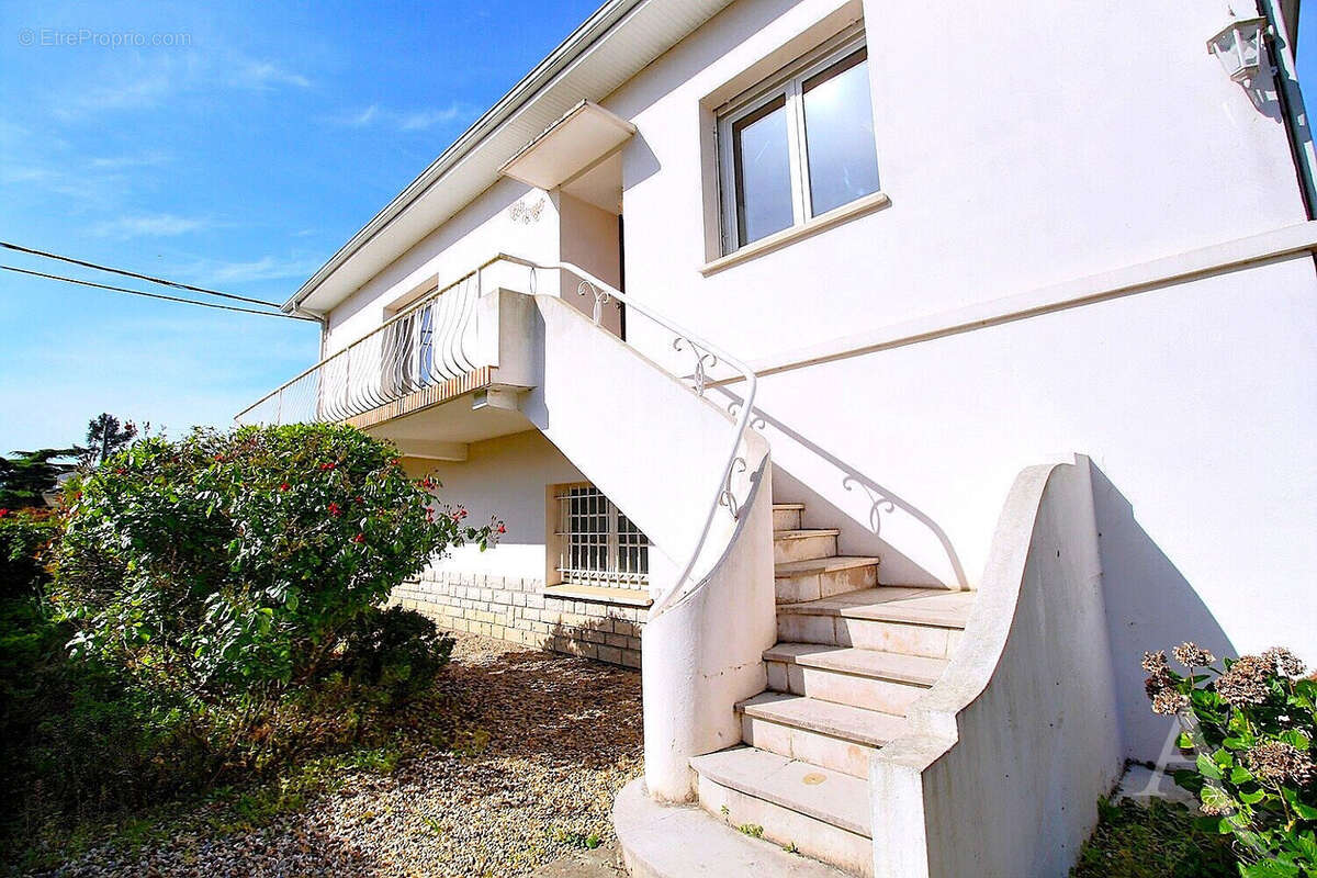 Maison à VILLENAVE-D'ORNON