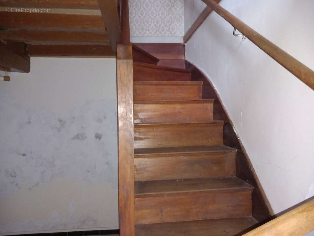 2 maisons à rafraîchir, dépendances, sur 1107m2 avec puits - photo 16