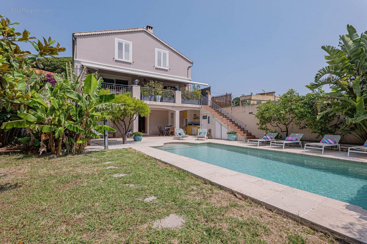 Maison à VALLAURIS
