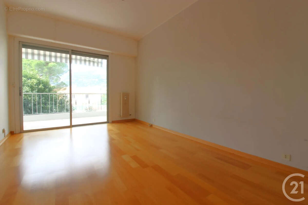 Appartement à ROQUEBRUNE-CAP-MARTIN