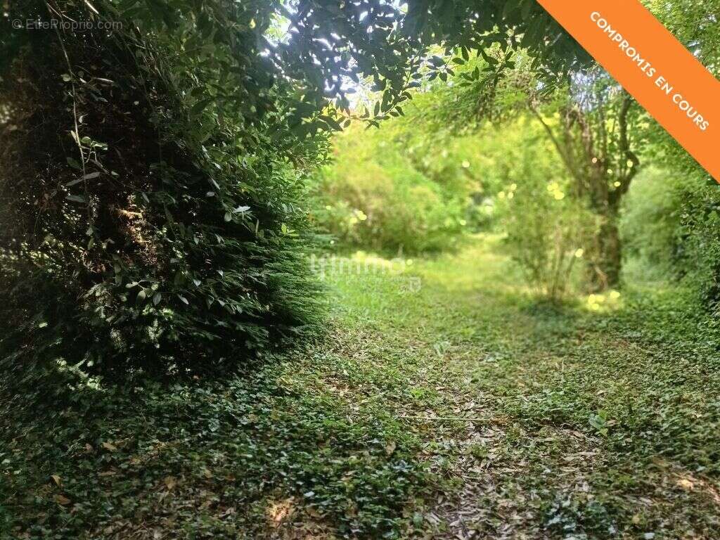 Terrain à FONTENAILLES