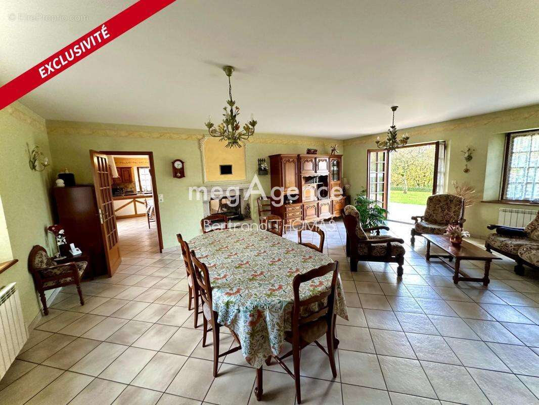 Maison à SAINT-BRICE-EN-COGLES