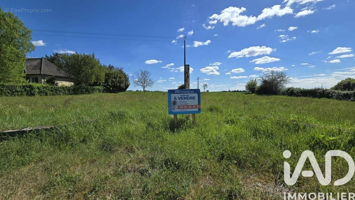 Photo 1 - Terrain à SAINT-SAVIOL