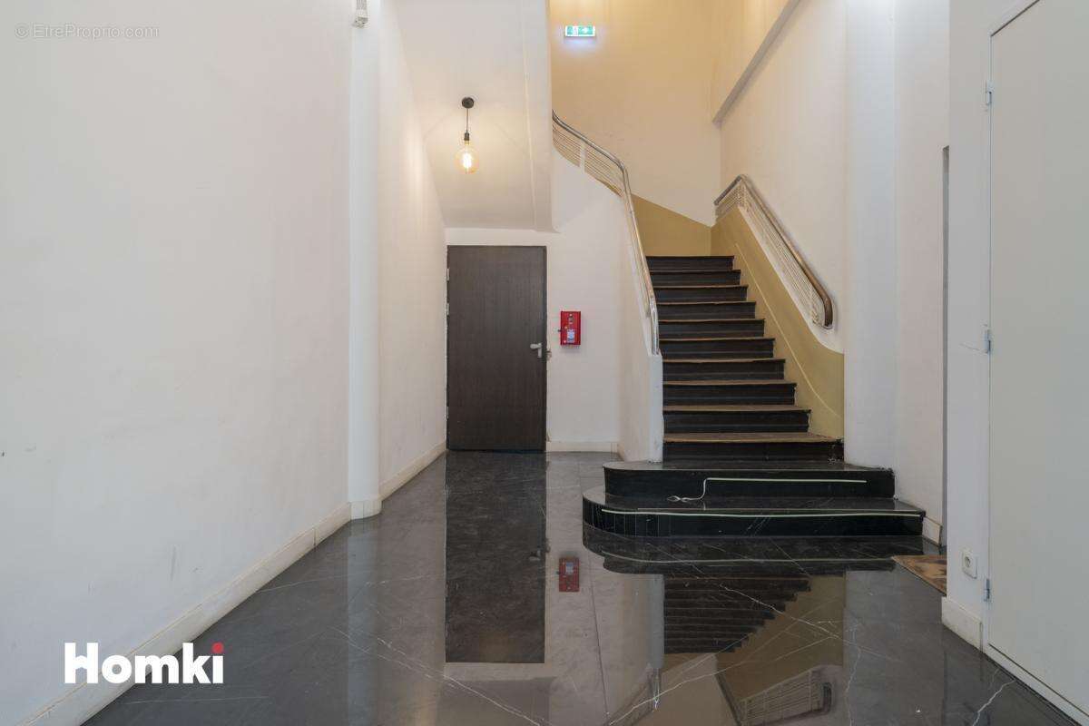 Appartement à MARSEILLE-1E