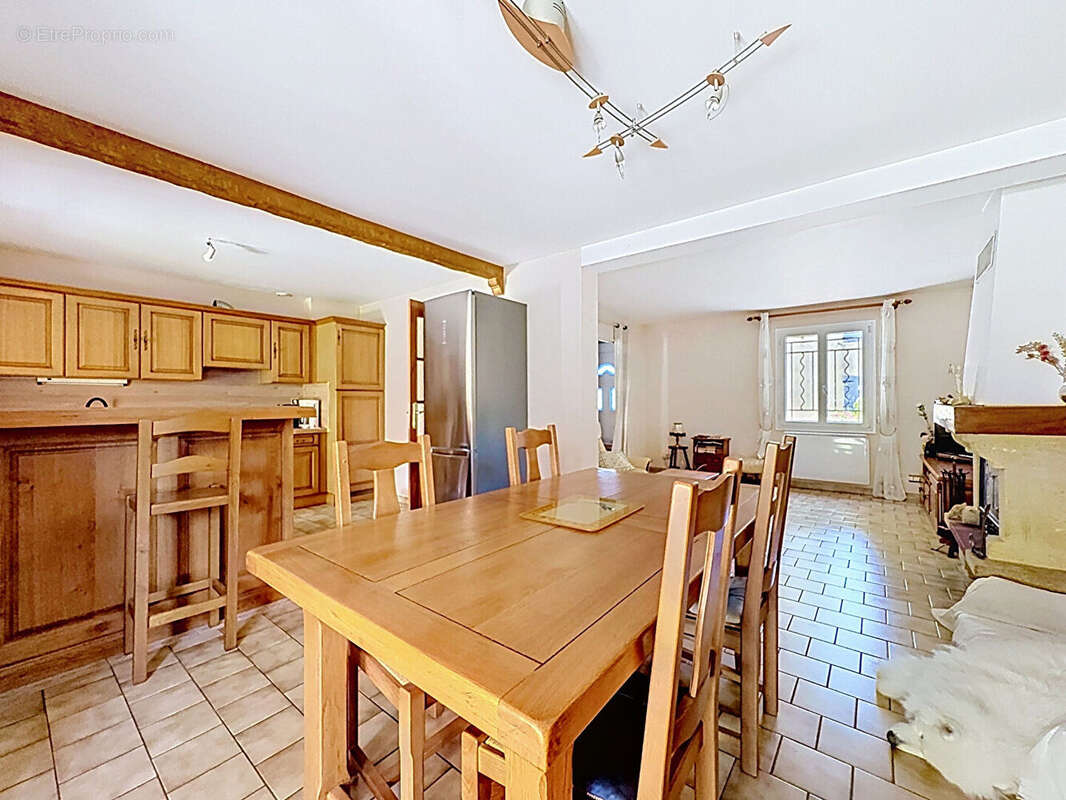 Maison 92 m2 à Avignon T4 avec 3 chambres  - garage, jardin et forage - photo 7
