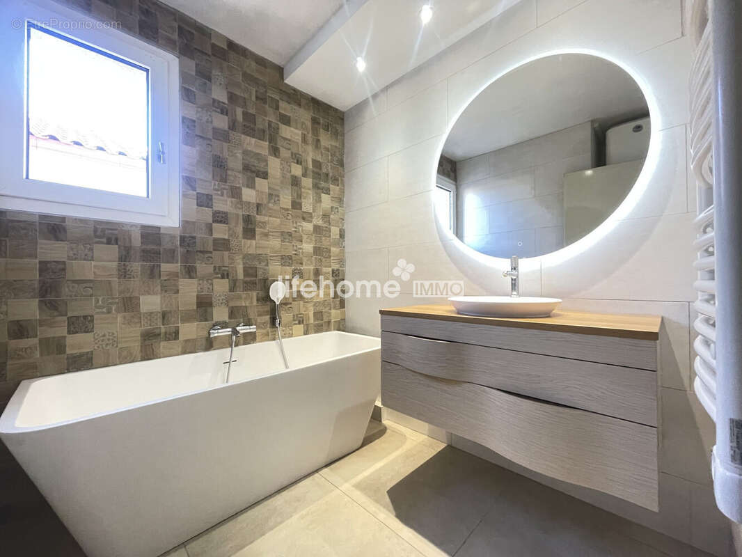 Appartement à LATTES