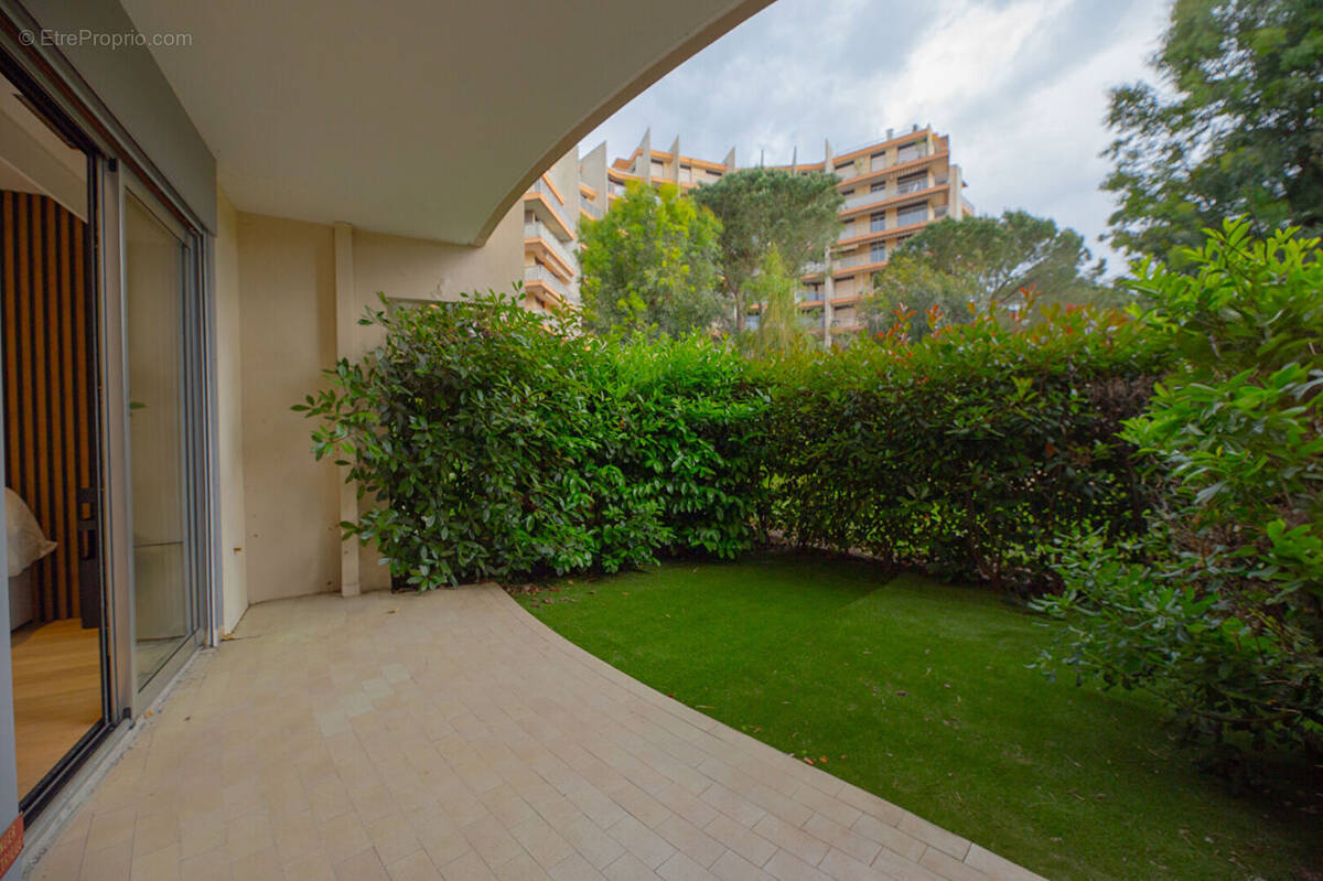 Appartement à MANDELIEU-LA-NAPOULE