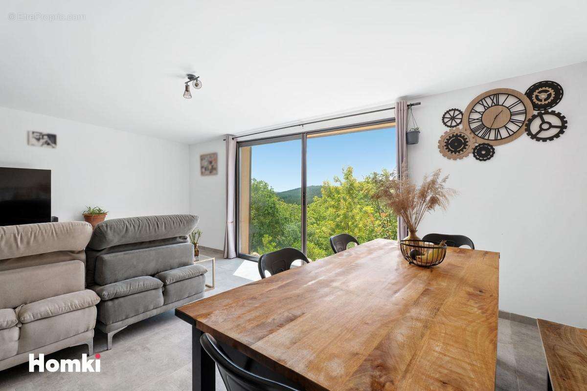 Maison à FIGANIERES