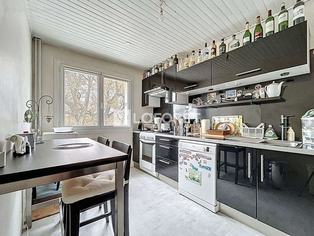 Appartement à VERNEUIL-SUR-SEINE