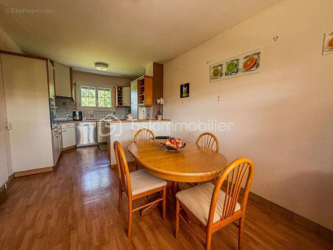 Spacieuse maison familiale de 131 avec sous-sol total, à 5 minutes de Lisieux - photo 7