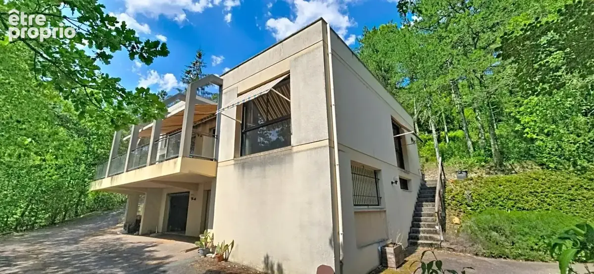 Maison d'architecte d'une surface habitable de 185 m², sur plus de 7 000 m² de terrain, à Boulazac - photo 3