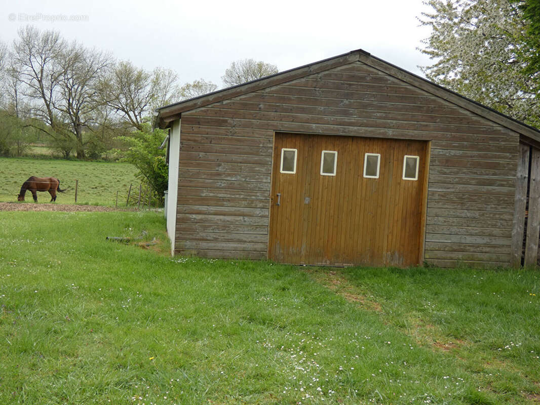 Maison à MOULINS-SUR-YEVRE