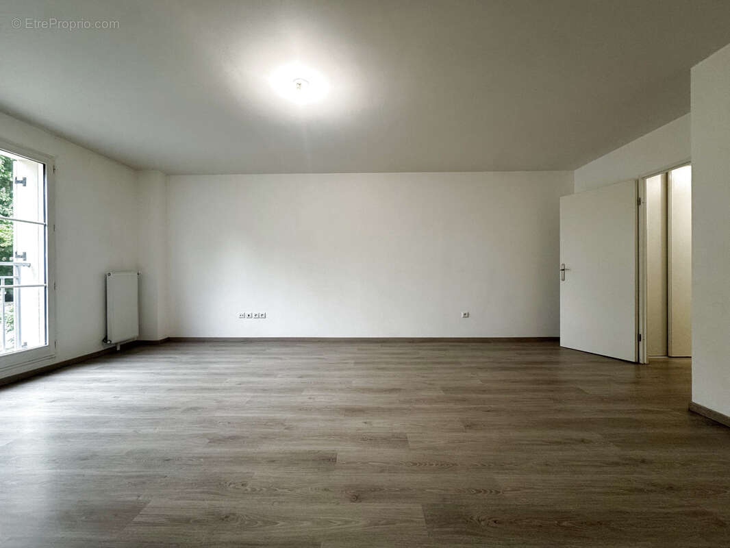 Appartement à LA CHAPELLE-EN-SERVAL