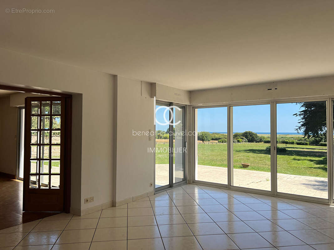 VENTE Propriété de Prestige SARZEAU  Vue Mer  6 Chambres  Première Ligne  Suscinio - Landrezac (56370) - photo 5