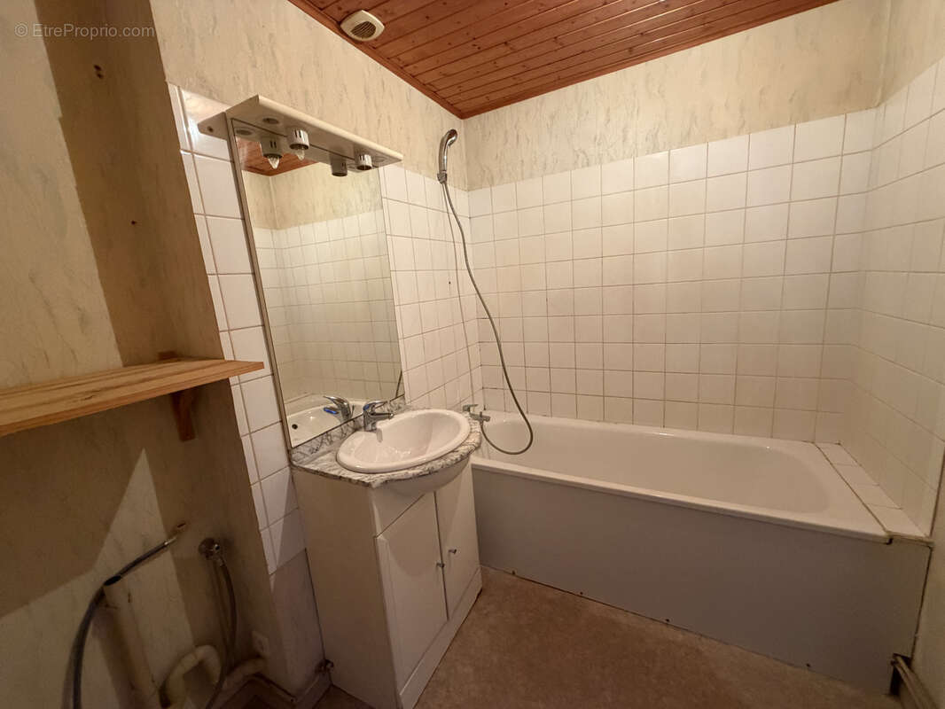 Appartement à VERCEL-VILLEDIEU-LE-CAMP