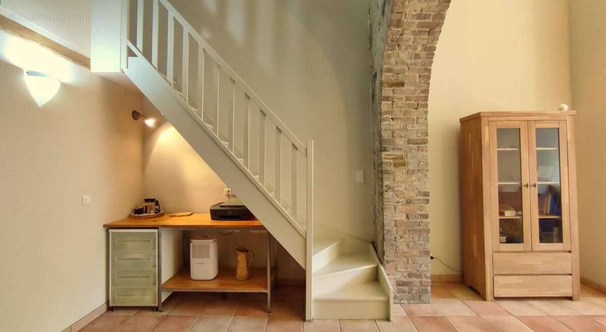 Maison à MEYRANNES