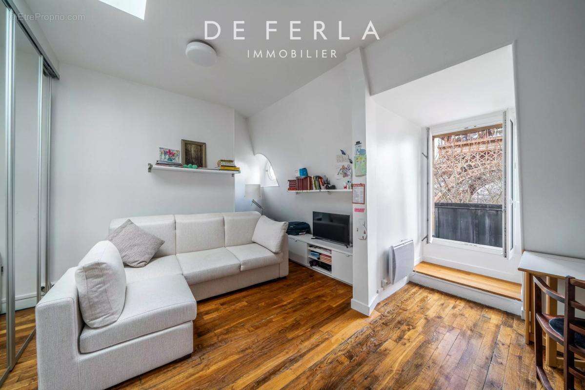 Appartement à PARIS-7E