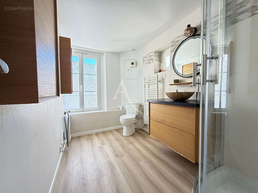 Maison 3 pièces, avec cave - proche commerces, écoles et transports - photo 5