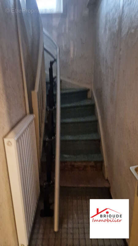 Maison à CHAMPAGNAC-LE-VIEUX