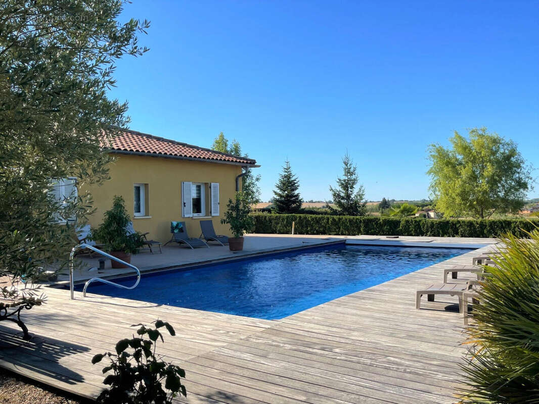 piscine - Maison à VIC-FEZENSAC