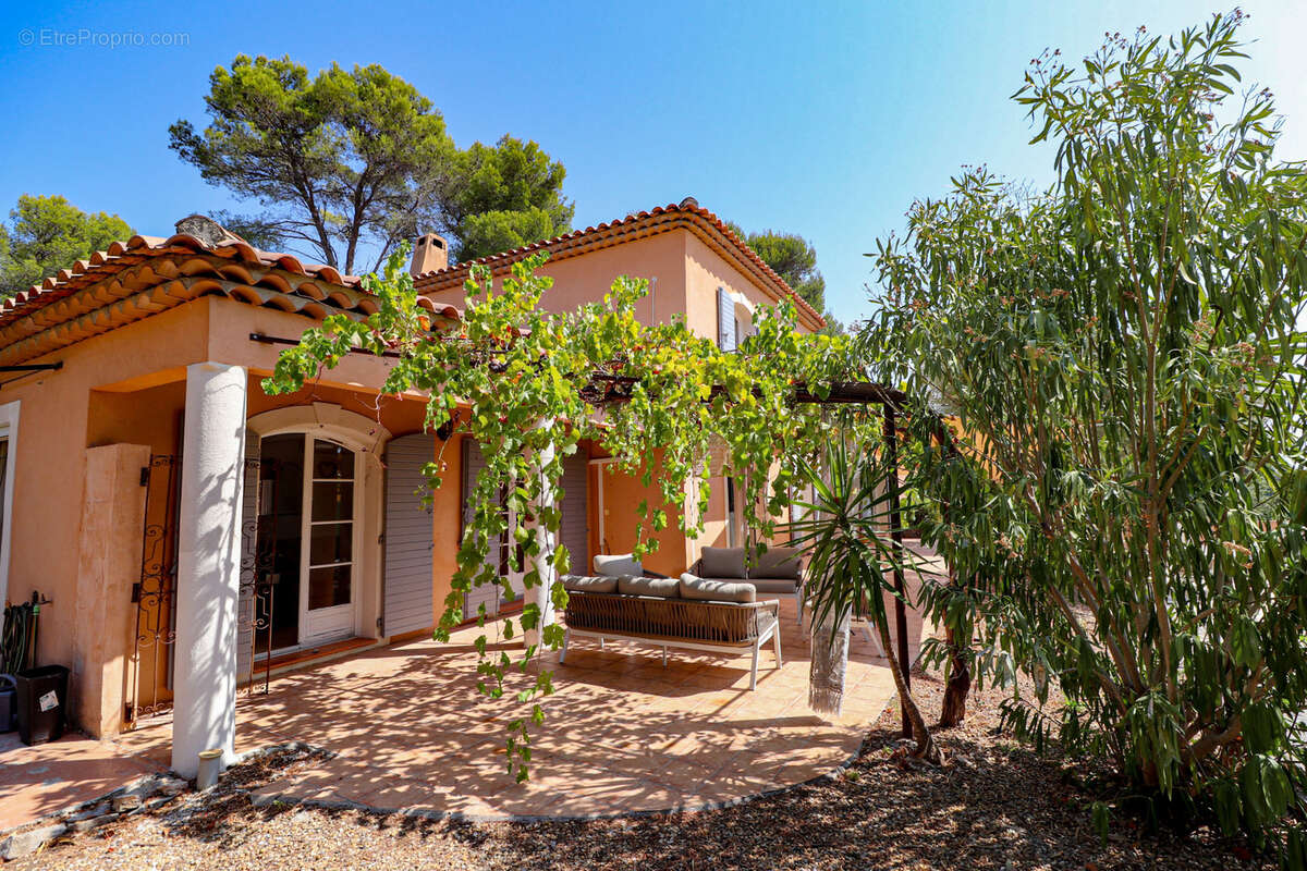 FLAYOSC PROPRIETE de 185M2 habitables avec 4 chambres, PISCINE sur plus de 4000m2 clos et paysagé - photo 25