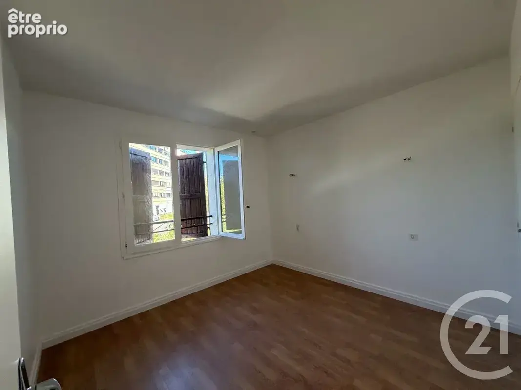 Maison 6 pièces 121 m² à vendre à Aurillac (15000) - photo 8