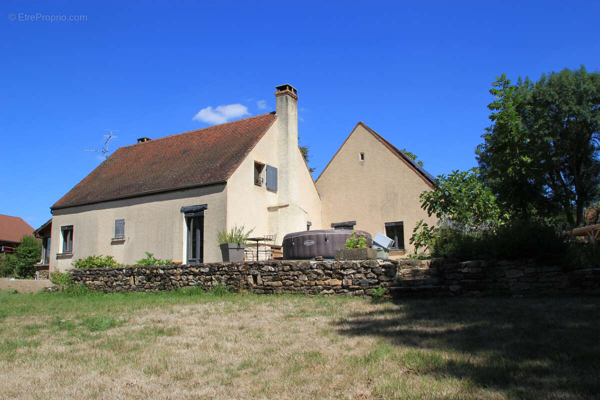 Maison à COURCELLES-FREMOY